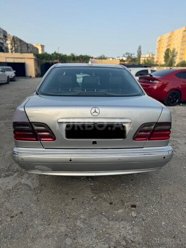 Mercedes E 220 d 2001, 320,000 km - 2.2 л - Bakı