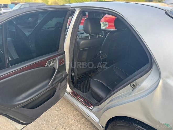 Mercedes E 220 d 2001, 320,000 km - 2.2 л - Bakı