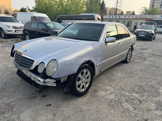 Mercedes E 220 d 2001, 320,000 km - 2.2 л - Bakı