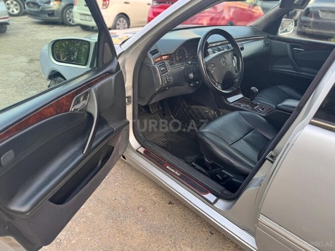 Mercedes E 220 d 2001, 320,000 km - 2.2 л - Bakı