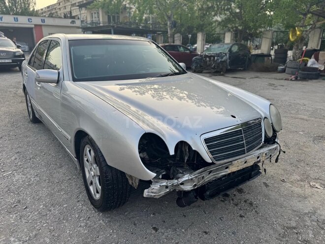 Mercedes E 220 d 2001, 320,000 km - 2.2 л - Bakı