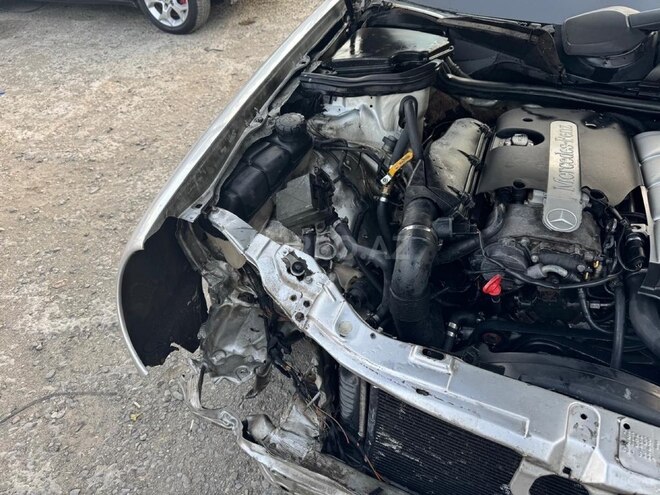 Mercedes E 220 d 2001, 320,000 km - 2.2 л - Bakı