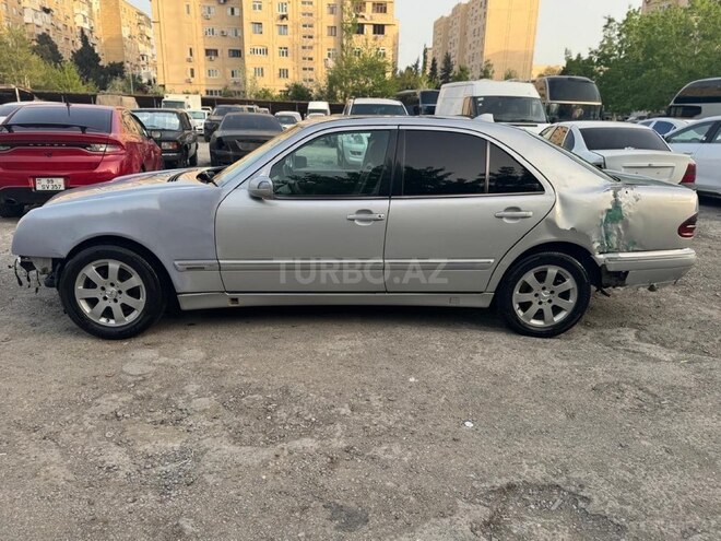 Mercedes E 220 d 2001, 320,000 km - 2.2 л - Bakı