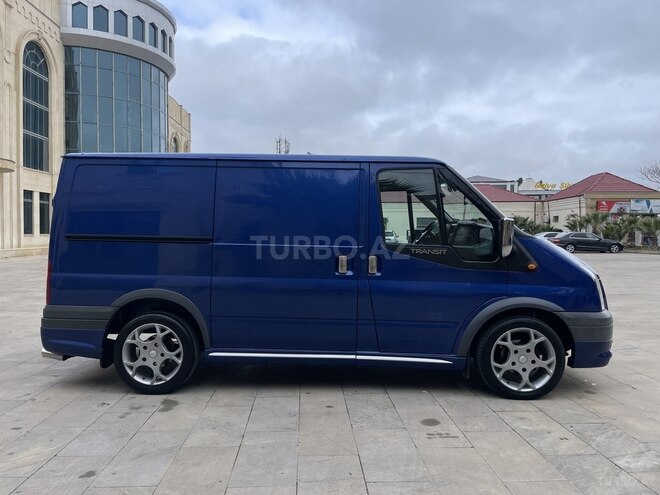 Ford Transit-7