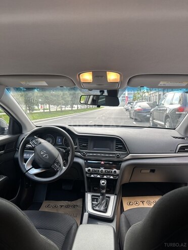 Hyundai Elantra 2019, 166,245 km - 2.0 l - Bakı