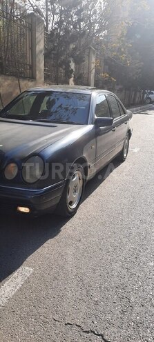 Mercedes E 230 1996, 350,000 km - 2.3 l - Bakı