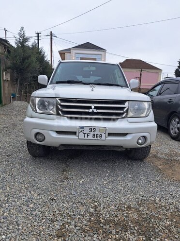 Mitsubishi Pajero io 2004, 350,000 km - 2.0 л - Bakı