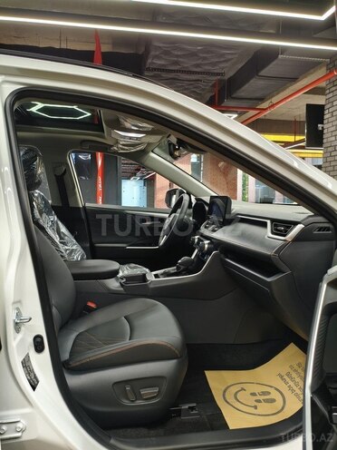 Toyota RAV4-13