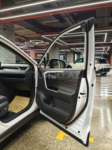 Toyota RAV4-14