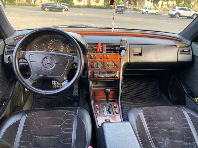 Mercedes C 220 1993, 248,677 km - 2.2 l - Goranboy