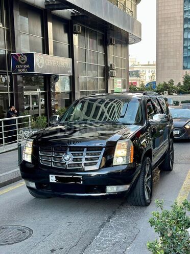 Cadillac Escalade-1