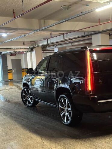 Cadillac Escalade-3