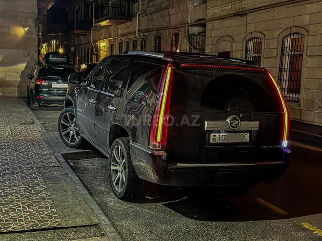 Cadillac Escalade-8