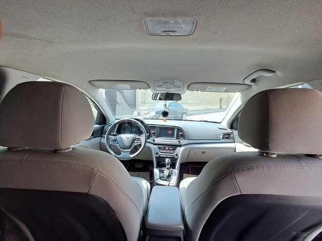 Hyundai Elantra 2017, 18,700 km - 2.0 l - Bakı