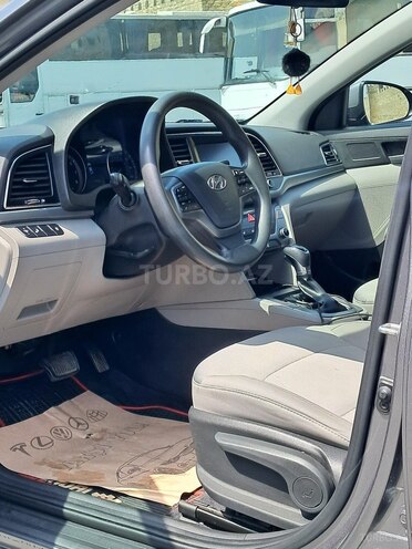 Hyundai Elantra 2017, 18,700 km - 2.0 l - Bakı