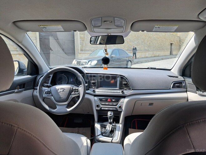 Hyundai Elantra 2017, 18,700 km - 2.0 l - Bakı
