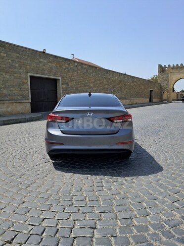Hyundai Elantra 2017, 18,700 km - 2.0 l - Bakı