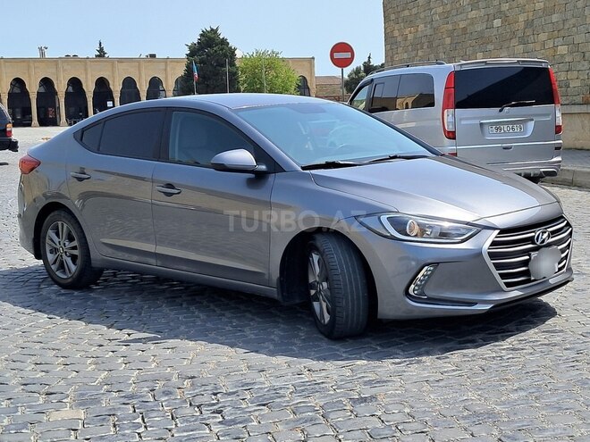 Hyundai Elantra 2017, 18,700 km - 2.0 l - Bakı