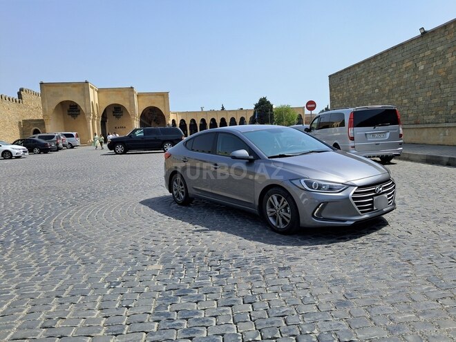 Hyundai Elantra 2017, 18,700 km - 2.0 l - Bakı