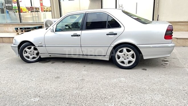 Mercedes C 180 2000, 280,000 km - 1.8 л - Bakı