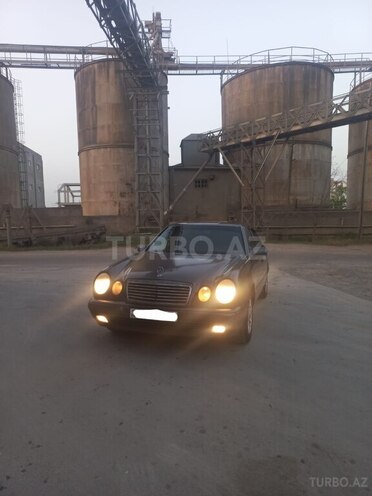 Mercedes E 200 1998, 300,000 km - 2.0 l - Bakı