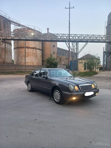 Mercedes E 200 1998, 300,000 km - 2.0 l - Bakı