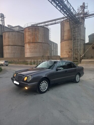Mercedes E 200 1998, 300,000 km - 2.0 l - Bakı
