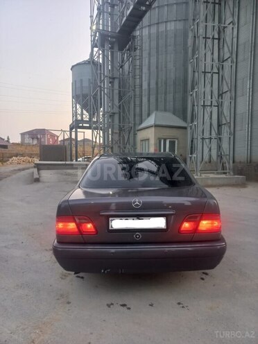 Mercedes E 200 1998, 300,000 km - 2.0 l - Bakı