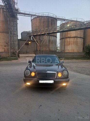 Mercedes E 200 1998, 300,000 km - 2.0 l - Bakı