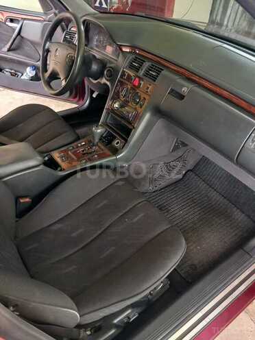 Mercedes E 220 d 2000, 364,678 km - 2.2 l - Bakı