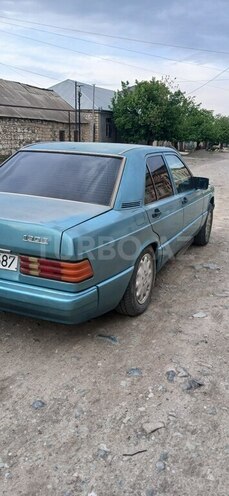 Mercedes 190 1993, 300,000 km - 2.0 l - Samux