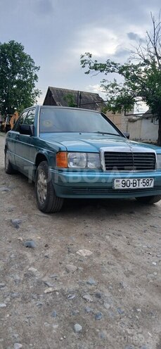 Mercedes 190 1993, 300,000 km - 2.0 l - Samux