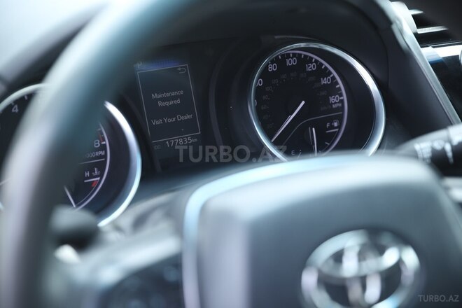 Toyota Camry 2017, 177,835 km - 2.5 л - Qax