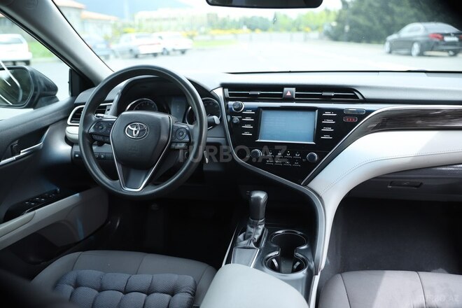 Toyota Camry 2017, 177,835 km - 2.5 л - Qax