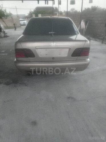 Mercedes E 220 d 1997, 349,766 km - 2.2 l - İmişli