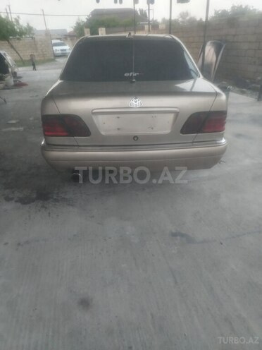 Mercedes E 220 d 1997, 349,766 km - 2.2 l - İmişli