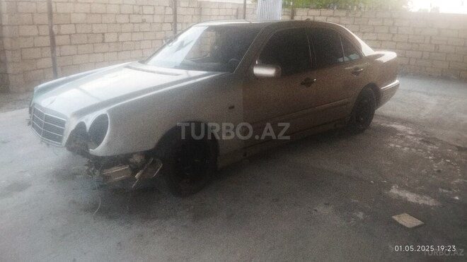 Mercedes E 220 d 1997, 349,766 km - 2.2 l - İmişli