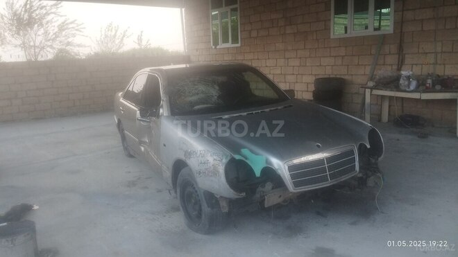Mercedes E 220 d 1997, 349,766 km - 2.2 l - İmişli