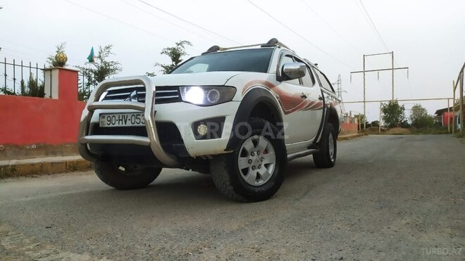 Mitsubishi L200 2011, 455,000 km - 2.5 l - Bakı
