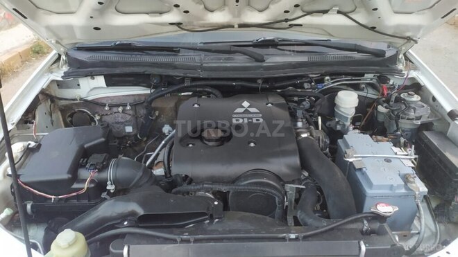 Mitsubishi L200 2011, 455,000 km - 2.5 l - Bakı