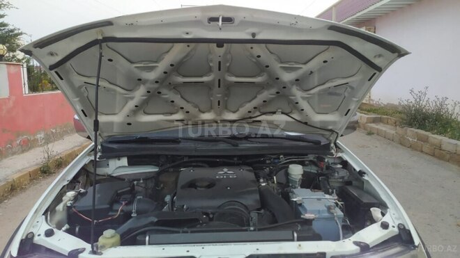 Mitsubishi L200 2011, 455,000 km - 2.5 l - Bakı