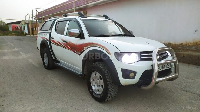 Mitsubishi L200 2011, 455,000 km - 2.5 l - Bakı