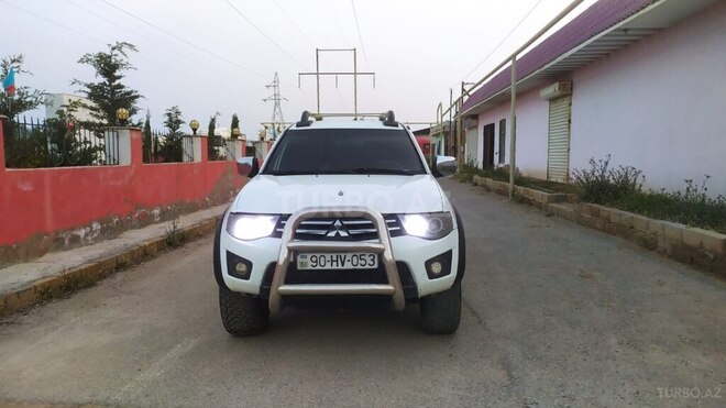 Mitsubishi L200 2011, 455,000 km - 2.5 l - Bakı