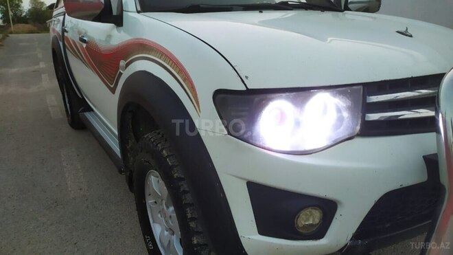 Mitsubishi L200 2011, 455,000 km - 2.5 l - Bakı