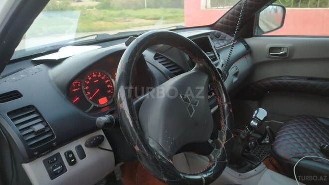 Mitsubishi L200 2011, 455,000 km - 2.5 l - Bakı