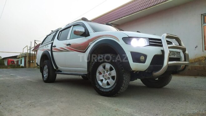 Mitsubishi L200 2011, 455,000 km - 2.5 l - Bakı