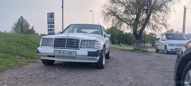 Mercedes E 200 1987, 450,000 km - 2.0 l - Ağstafa