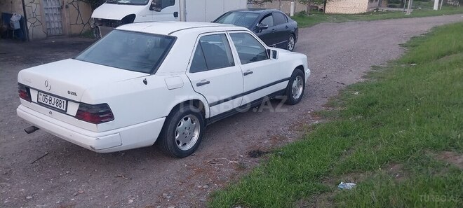 Mercedes E 200 1987, 450,000 km - 2.0 l - Ağstafa