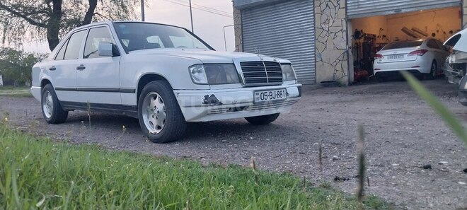 Mercedes E 200 1987, 450,000 km - 2.0 l - Ağstafa