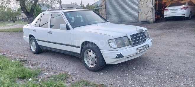 Mercedes E 200 1987, 450,000 km - 2.0 l - Ağstafa